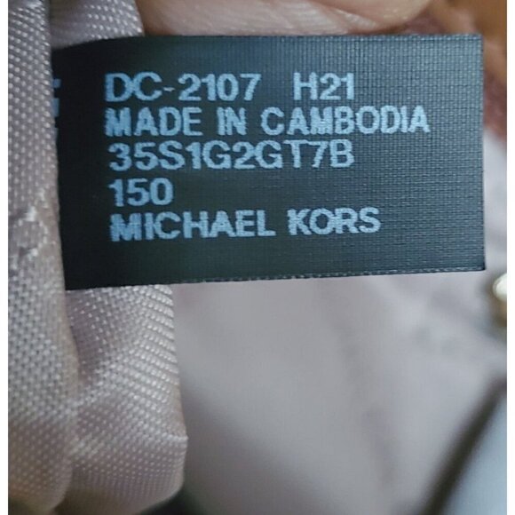 🔥 NWT Michael Kors Gilly Drawstring Tote & Matching Wristlet - Picture 6 of 12